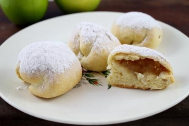 apple filled buns