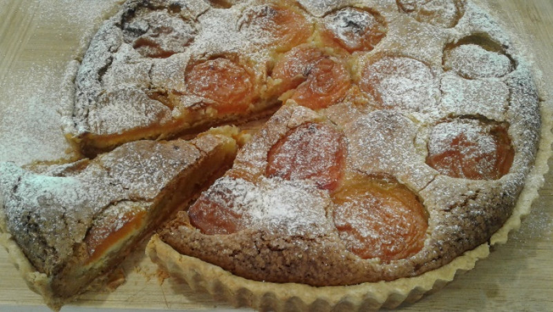 apricot frangipane tart