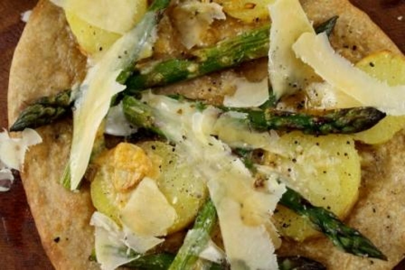 asparagus flatbread