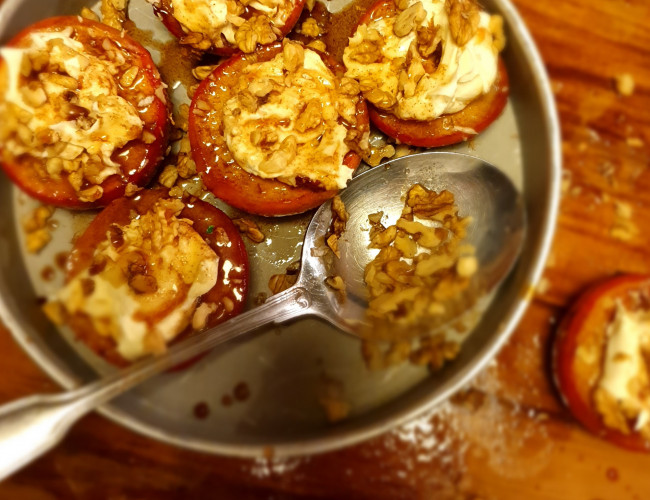 baked apple topped with mascapone walnuts