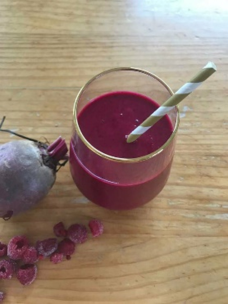 beet and berry smoothie