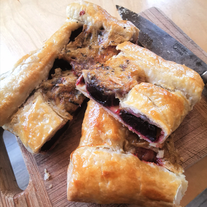 beetroot tart with pepper cheese