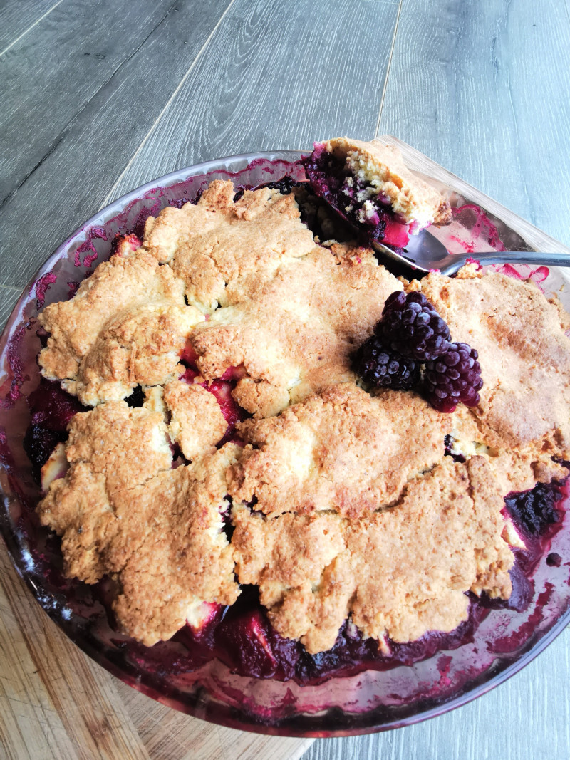 boysenberry and apple cobbler