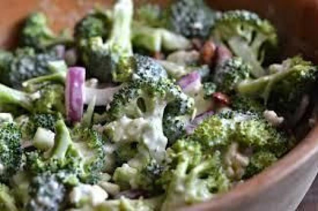 broc and red oinion salad