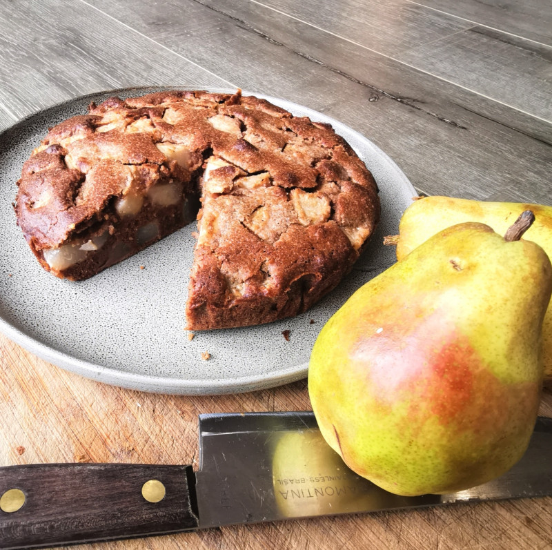 chai spiced pear spelt cake