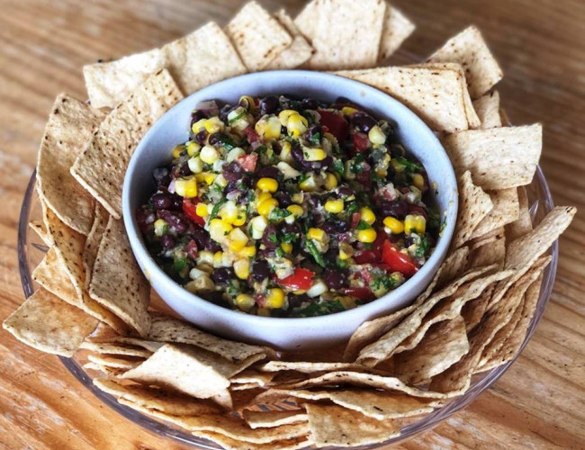 corn and black bean salsa with corn chips