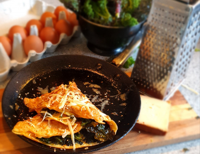 crispy kale cheese omelette