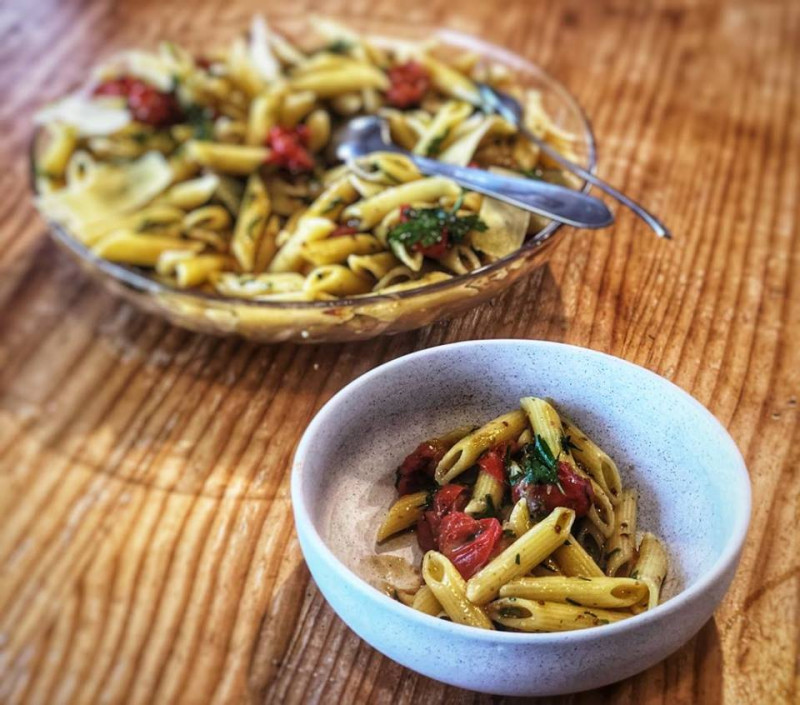 garlic shallot parsley pasta with roasted cherry tomatoes garlic