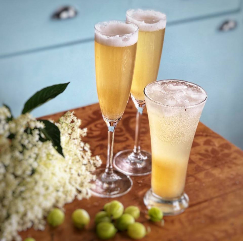 gooseberry and elderflower fizz