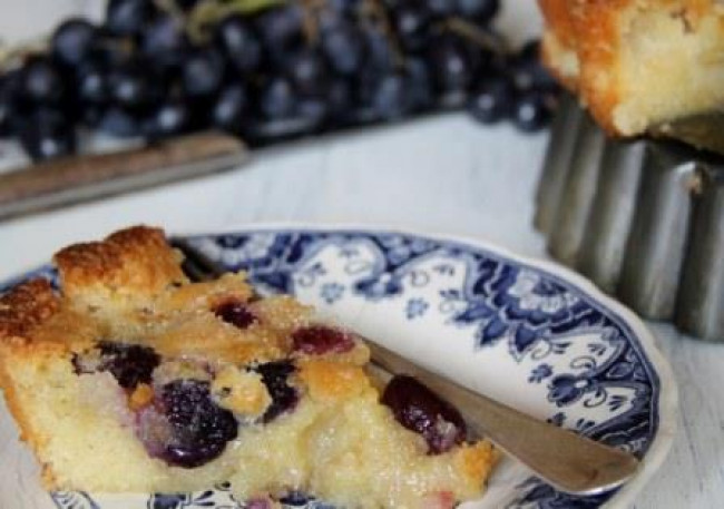 grape and almond cake