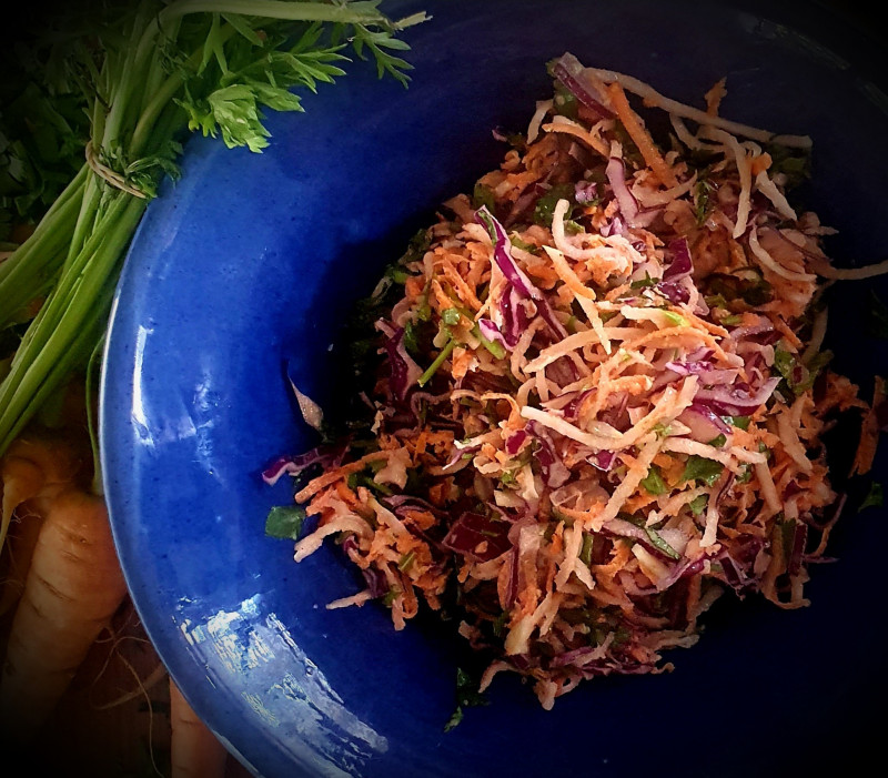 kohlrabi carrot slaw