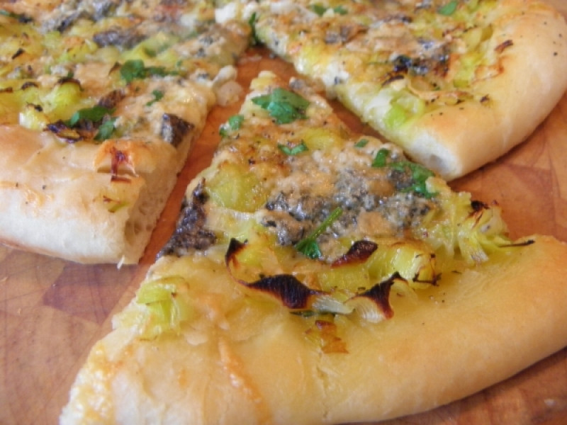 leek and blue cheese pizza 1