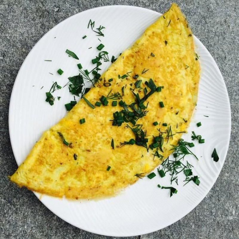 omelette with salmon and herbs