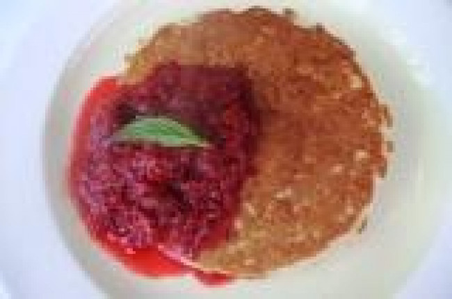 pancakes w raspberry compote