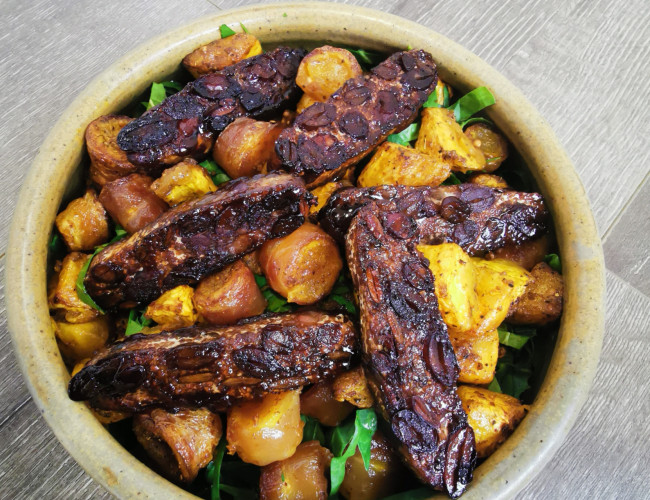 pumpkin yam and balsamic maple tempeh salad