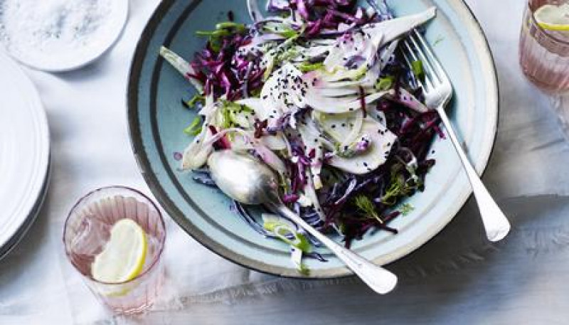 raw fennel beetroot slaw with poppy seeds