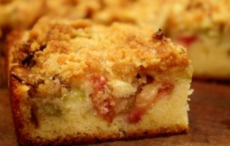 rhubarb buckle cake oct 13th