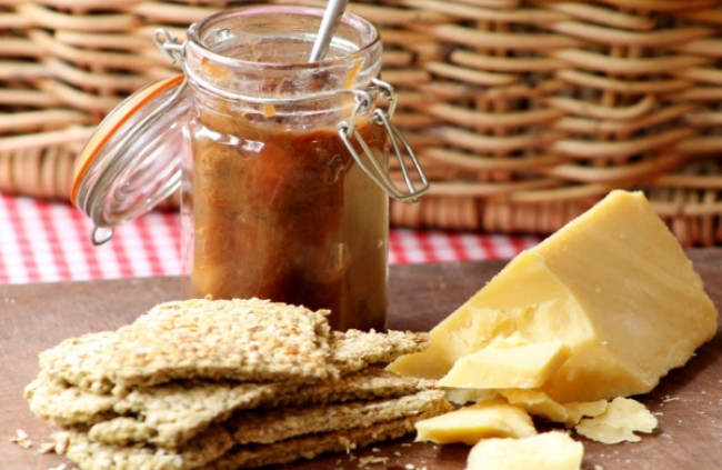 rhubarb chutney