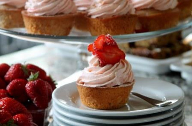 strawberry cup cake 640x420