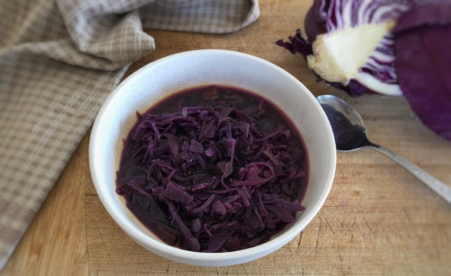 sweet and sour red cabbage soup