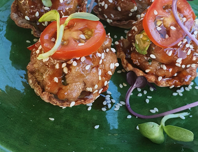 thai basil pork bites