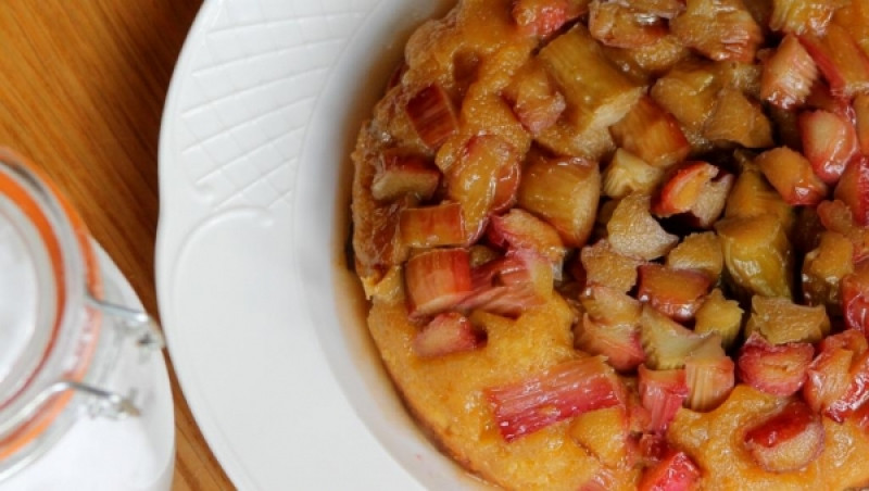 upside down rhubarb cake