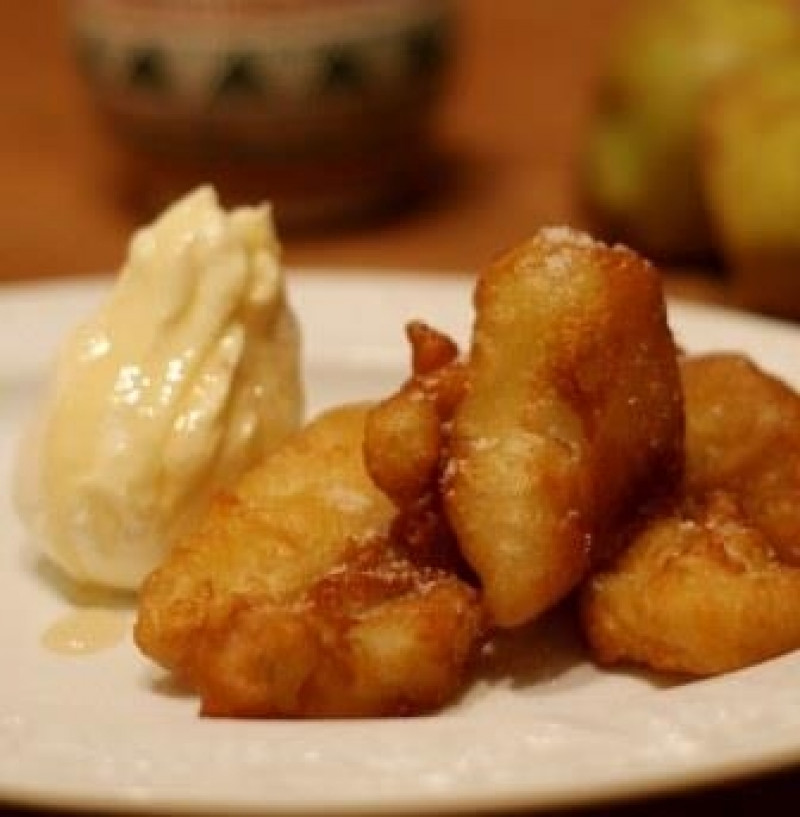 yoghurt with pears