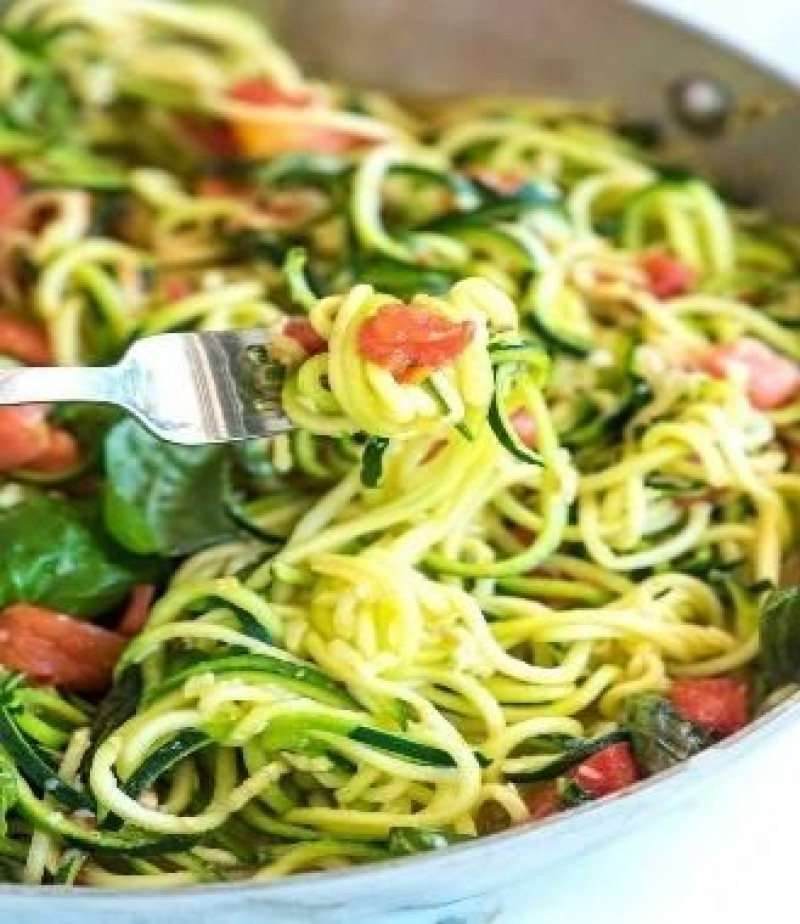 zucchini shallot and tomato pasta